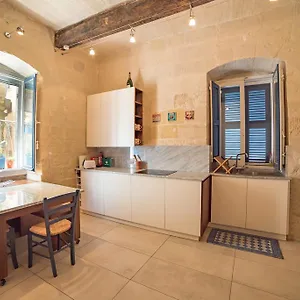  Appartamento Charming Maisonette In